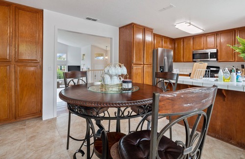 Elk Grove House | Cheerful 4BR Entire house with Free parking/Family