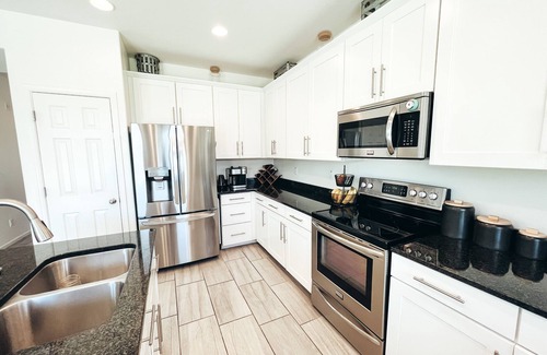 Peoria House | Cheerful 5-BR Family Friendly Home, Perfect Spot