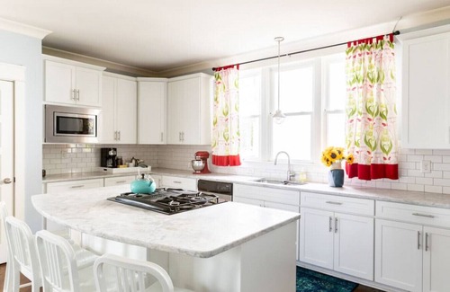 The Nations House | Cheerful 6 Beds, 3 Bedroom House w/Outdoor Space!