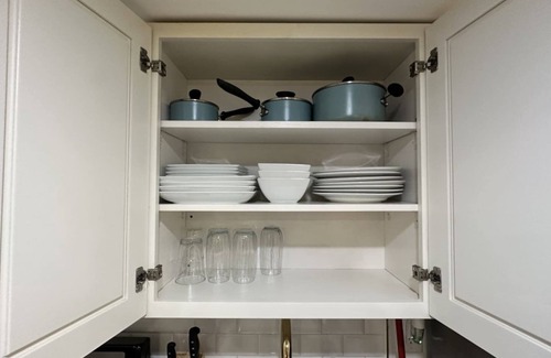 East New York House | Cheerful 6Bd BK Town Home 30 min. to Manhattan