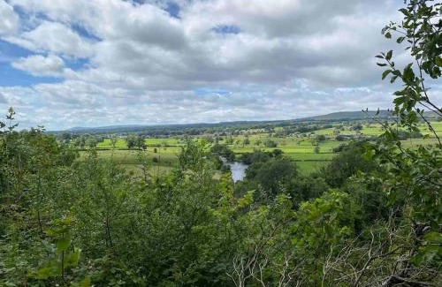 Clitheroe House | Cheerful and spacious 3 bed home in Clitheroe