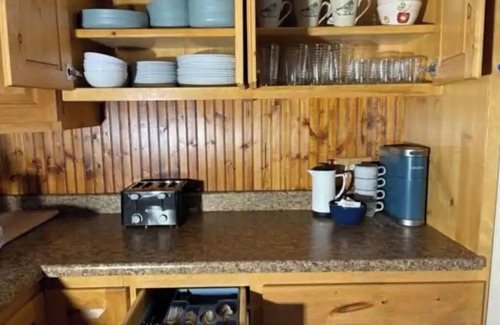 Pauma Valley Cabin | Cheerful Bluebird Crest Cabin with indoor fireplace