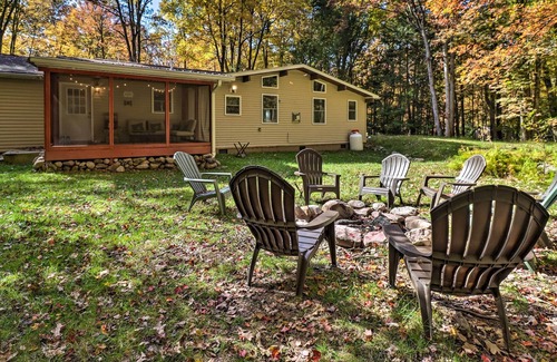 Jim Thorpe Cabin | Cheerful Cabin ~ 15 Mi to Jack Frost Ski Area