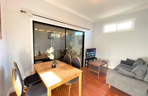 Lower Bal House | Cheerful Comfy 2B1B Unit walking to Bay Fair