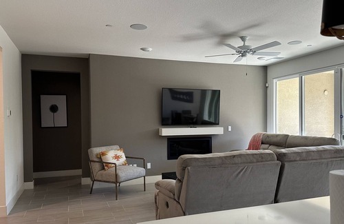 Lodi House | Cheerful & cozy 4 bedroom and 3.5 bath home.
