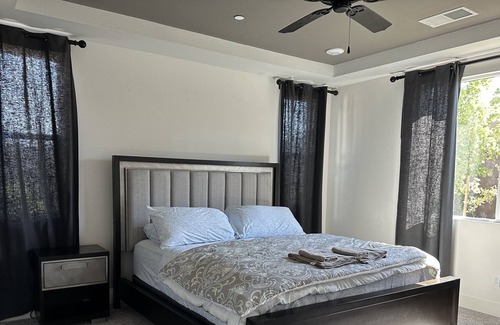 Lodi House | Cheerful & cozy 4 bedroom and 3.5 bath home.