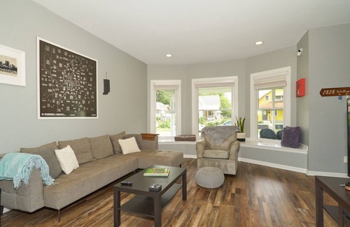 Near Northside House | Cheerful, Cozy, and Close to Everything. No Cleaning Fees.