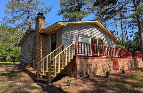 Georgia Coast House | Cheerful cozy lake retreat - Newly Renovated in 2025 - New Floors and New HVAC