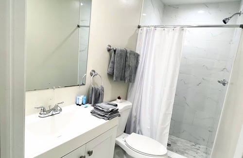 Germantown House | Cheerful Cozy Single-Level Home in Germantown, MD