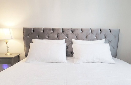 Port Elgin House | Cheerful Family Vacation House - minutes from the beach!