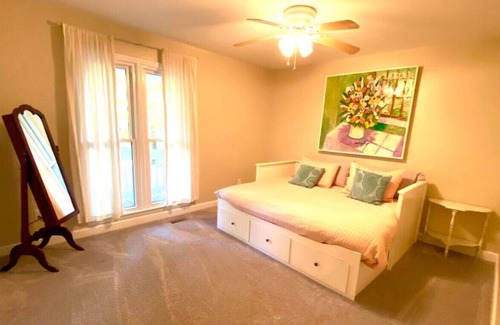 Northeast Raleigh House | Cheerful Four Bedroom Family and Pet Friendly Home