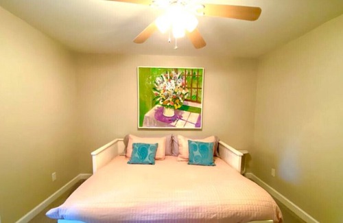 Northeast Raleigh House | Cheerful Four Bedroom Family and Pet Friendly Home
