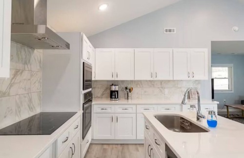 Haynes Area House | Cheerful Home 9 mins to Broadway
