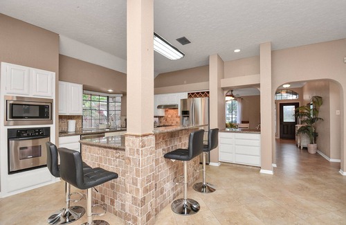 Clear Lake House | Cheerful Home in Clear Lake minutes from JSC/NASA