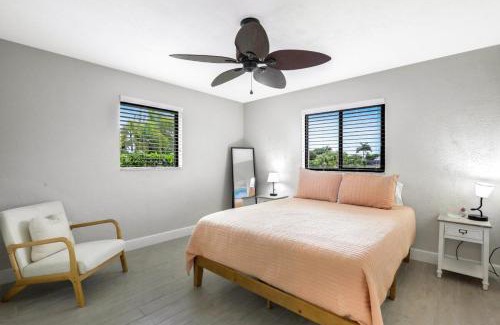 Marco Island House | Cheerful home ready for your island getaway ON Mackle Park! 3 BED- 5 STARS!