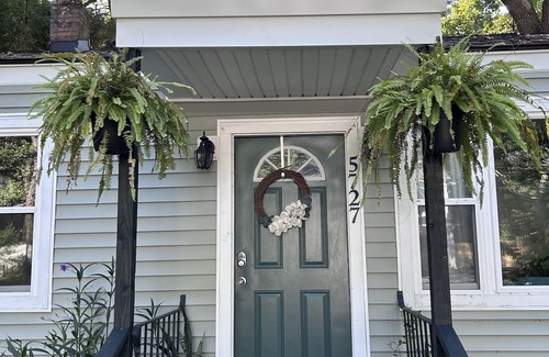 North Charleston House | Cheerful home