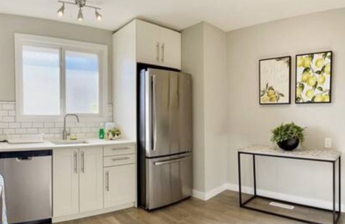 Northeast Edmonton House | Cheerful Home with Garage Close to Hospital