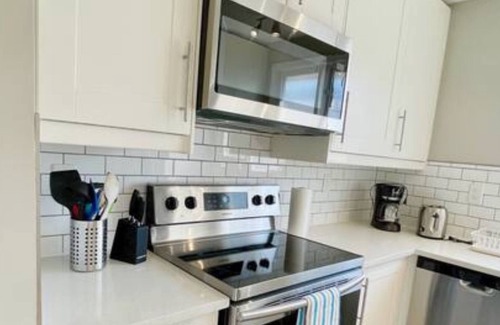 Northeast Edmonton House | Cheerful Home with Garage Close to Hospital