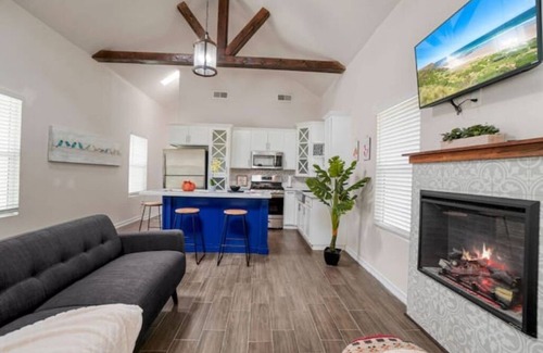 El Paso Cottage | Cheerful Mountain Retreat