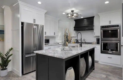 Amarillo House | Cheerful Oasis|3bd 2bath|Central Location|FamIlies