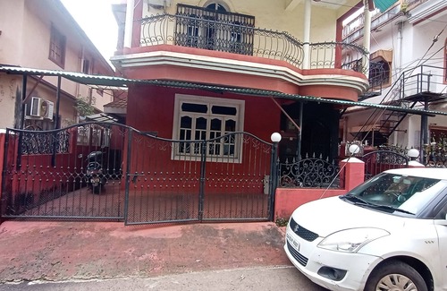 Alto de Porvorim House | Cheerful studio room 5 mins away from the mall