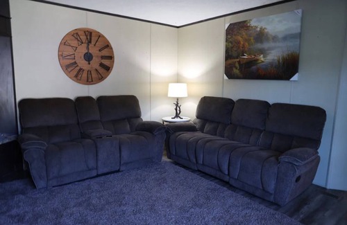 Warsaw House | Cheerful Three Bedroom Mobile Home in the Country