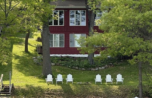 Amery House | Cheers to Blue Skies! - Waterfront on Lake Wapogasset & Bear Trap Lake