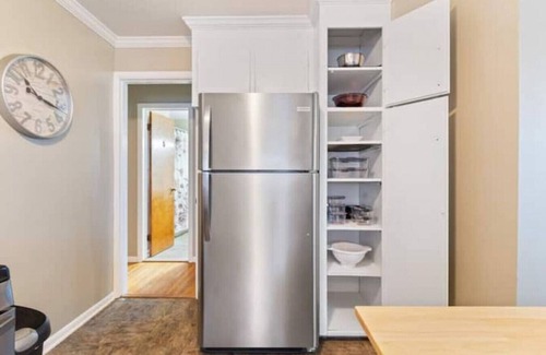 East Rochester House | Cheery 2-BDRM in East Rochester! w/onsite parking