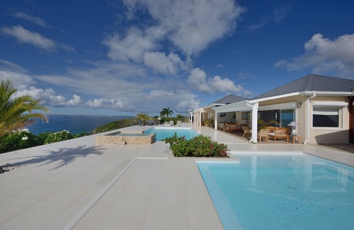 Grand Case Villa | Chef included by Fantasia Villas: Villa Dreamin Blue
