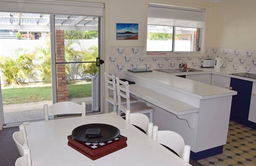 Hat Head House | Chel-sea - Modern 3-bedroom home with a sleep out in the garage in peaceful Hat Head