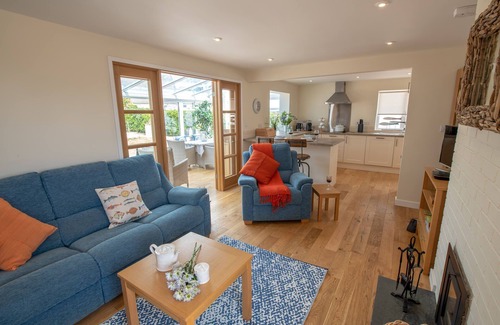 Rhosneigr House | Chelford: 3-Bed Home Near Rhosneigr Beach | Managed by Anglesey Holiday Letting