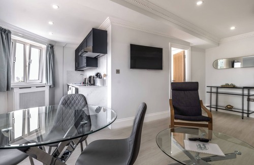 Brompton & Hans Town Apartment | Chelsea Cloisters Serviced Apartments