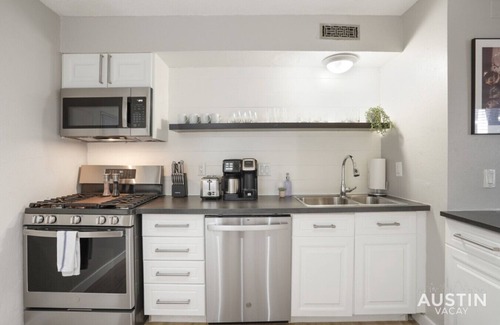 Brentwood Apartment | Chelsea Combined #249 and #250