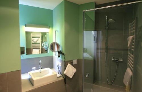 New Town Hotel | Chelsea Hotel