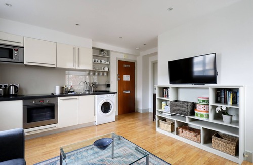 Chelsea Apartment | Chelsea Pied-a-terre In Luxury Building