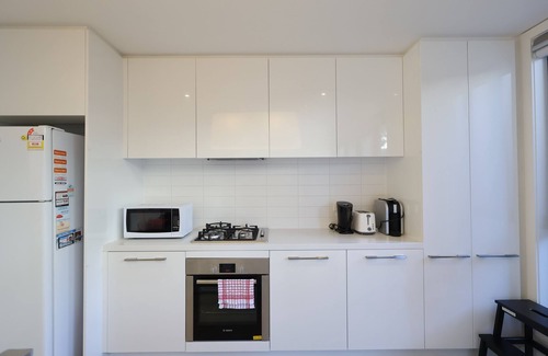 Cheltenham House | Cheltenham Southland Family Retreat Entire 3BR, Southland Family Retreat Entire 3BR 2.5 Bath modern