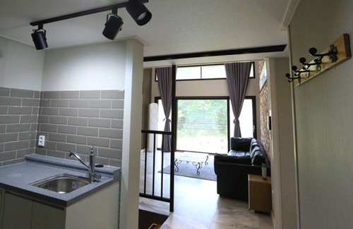 Cheongju House | Cheongju Cheongnamdae Pool Villa