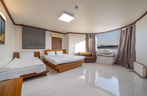 Dongsong Hotel | Cheorwon Pareseu