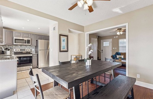 Cape Caneveral Beach Gardens House | Cherie Down Townhome W/Patio, Balcony, BBQ Grills, Fire Pit & 5 Minute Walk to the Beach! 🏖️
