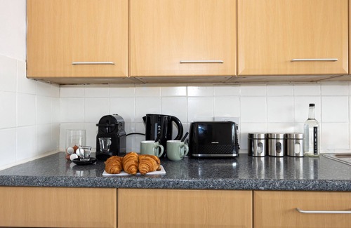 Cheadle Hulme Apartment | cherishcomfort Manchester Airport Apartment