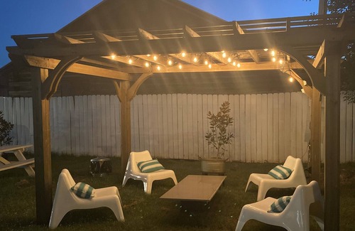 San Saba House | Cherokee Rose Suite at Wildflower Lodge