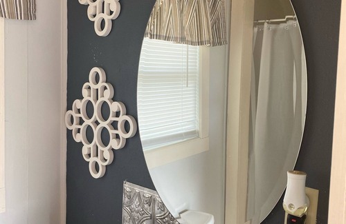 San Saba House | Cherokee Rose Suite at Wildflower Lodge