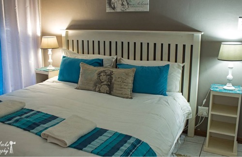 Bloemfontein Apartment | Cherry Lane Self Catering B&B - 1 bedroom / bathroom with shower for 4 guests