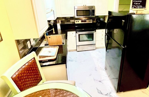 Vaught Condo | Cherry Moon -a charming 2-bedroom condo with WiFi, AC in welcoming Myrtle Beach