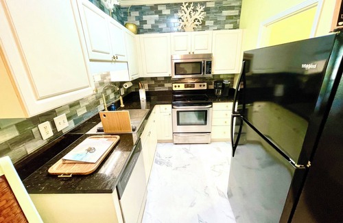 Vaught Condo | Cherry Moon -a charming 2-bedroom condo with WiFi, AC in welcoming Myrtle Beach