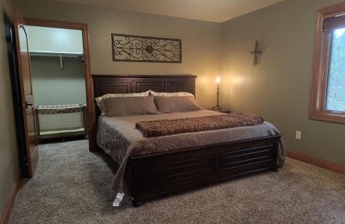 Custer House | Cherry on top lodge