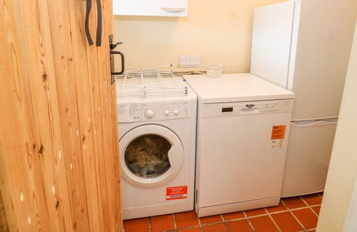 Runham Cottage | CHERRY TREE COTTAGE, family friendly, with a garden in Filby