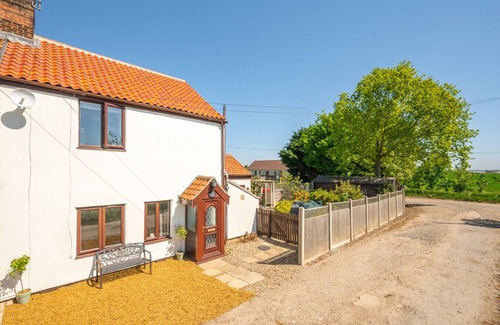 Runham House | Cherry Tree Cottage | 2 bedroom | Countryside