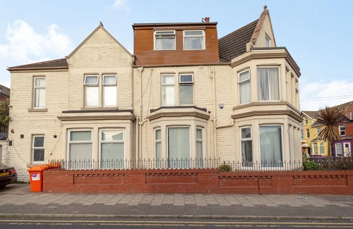 Blackpool Town Center Cottage | Cherry Tree House