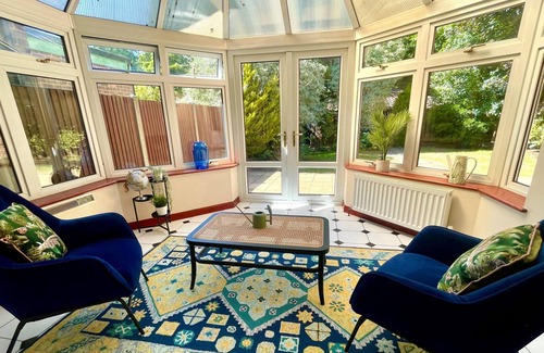 Runnymede House | Chertsey, Luxurious Three Bedroom Home